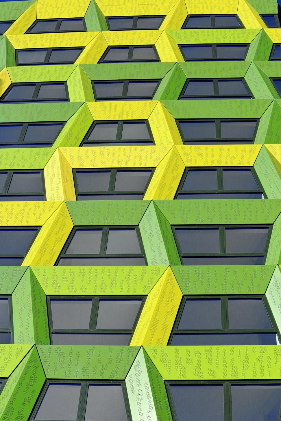 EcoTower Business Center